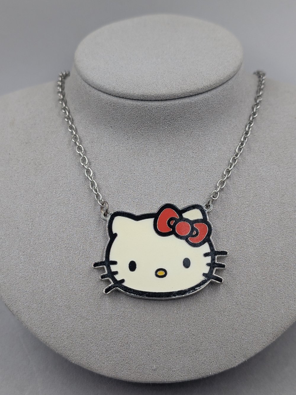 Sanrio Hello Kitty 2010 Large Enamel Face Pendant Necklace Red Bow | M318